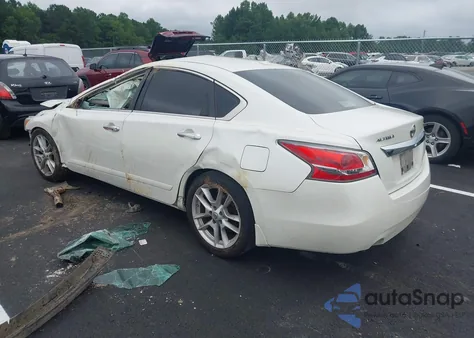 2015 Nissan Altima 2.5 S из США, поврежденный, VIN 1N4AL3AP2FC131081